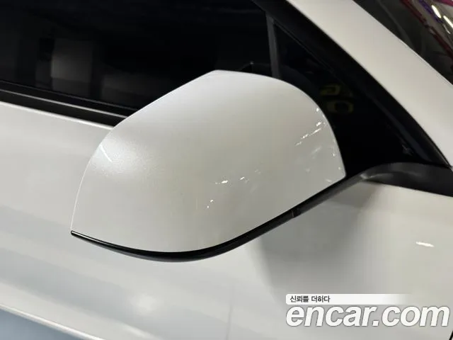 Tesla Model 3 — Фото автомобиля 5