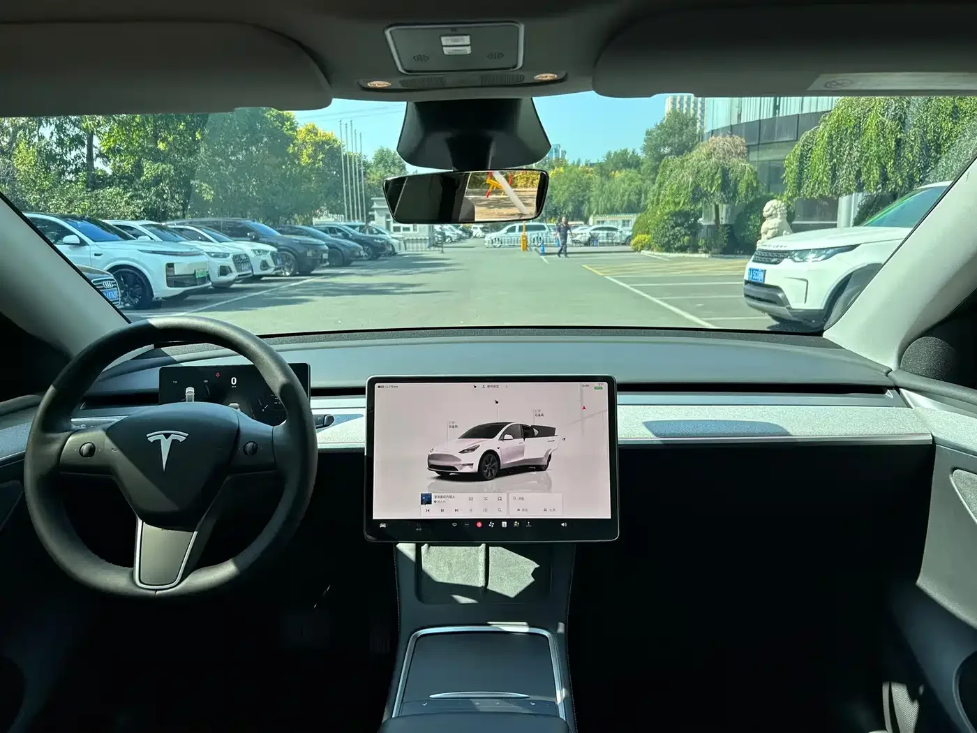 Tesla Model Y 2024 Rear-Wheel Drive Version — Фото автомобиля 16