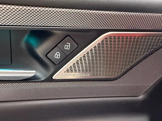 Jaguar XEL — Фото автомобиля 15
