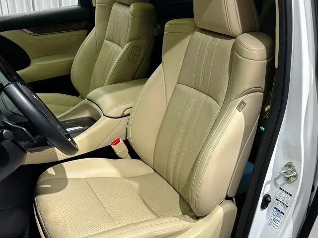 Toyota Alphard — Фото автомобиля 16
