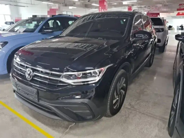 Фотография автомобиля — Volkswagen Tiguan L