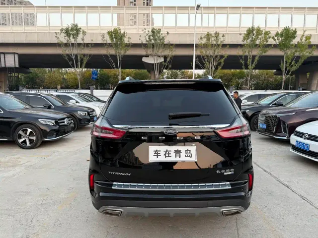 Ford Edge — Фото автомобиля 10