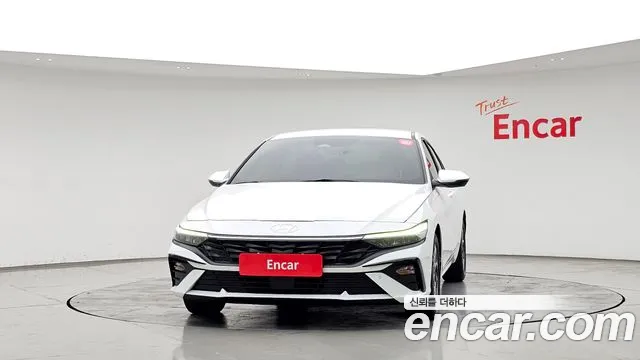 Hyundai Avante CN7 — Фото автомобиля 3