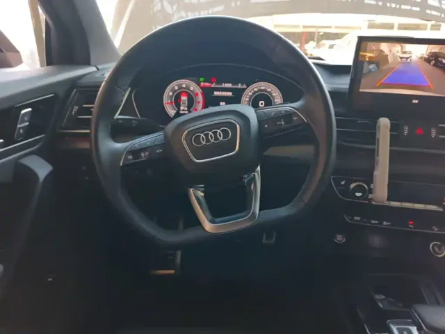 Audi Q5L — Фото автомобиля 10