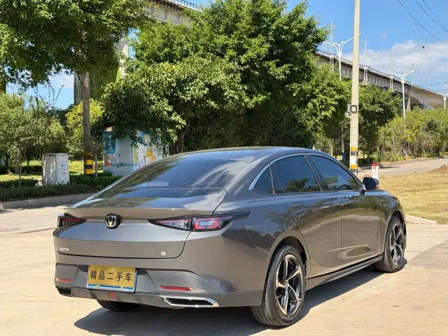 Changan Eado — Фото автомобиля 7