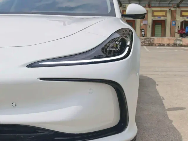 IM Motors L6 — Фото автомобиля 8