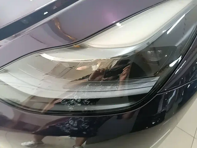 Tesla Model Y — Фото автомобиля 23