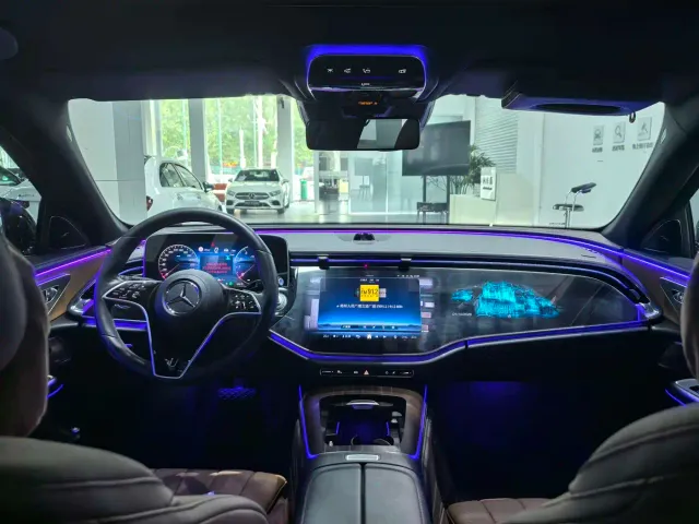 Mercedes-Benz E-Class — Фото автомобиля 17