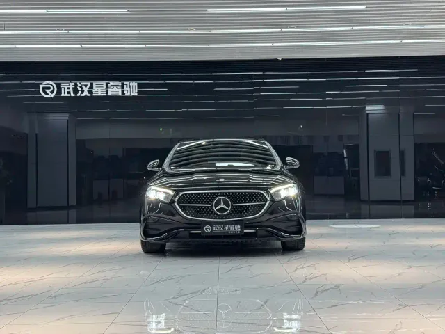 Mercedes-Benz E-Class — Фото автомобиля 2