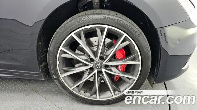 Maserati Ghibli — Фото автомобиля 5