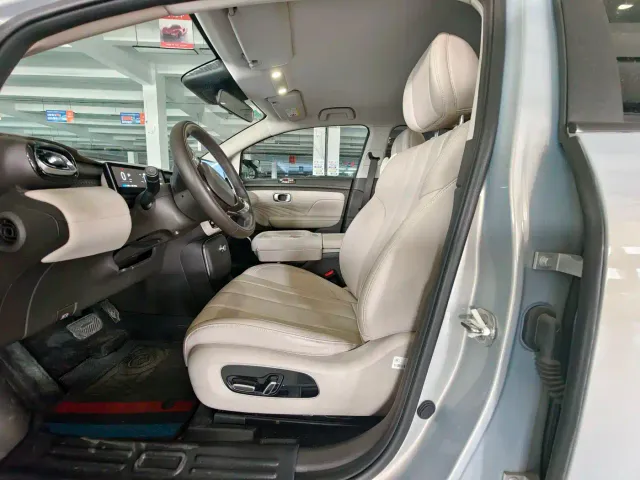 GAC Aion UT — Фото автомобиля 5