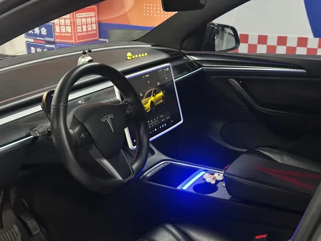 Tesla Model Y — Фото автомобиля 7