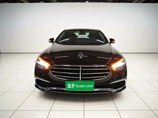 Mercedes-Benz E-Class — Фото автомобиля 2