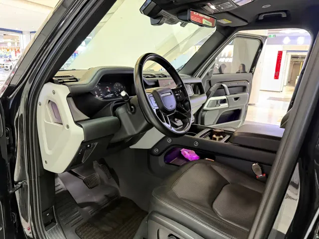Land Rover Defender — Фото автомобиля 6