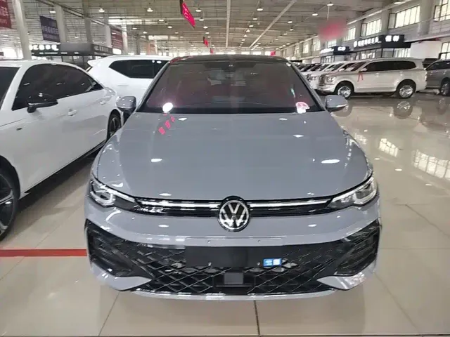 Volkswagen Golf — Фото автомобиля 2