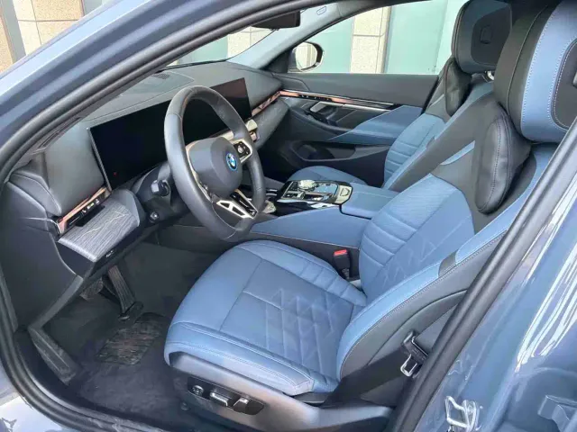BMW i5 — Фото автомобиля 7