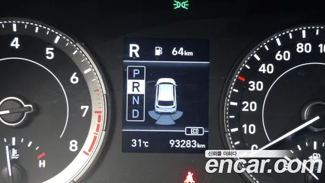 Hyundai Venue — Фото автомобиля 15