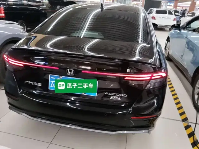 Honda Accord — Фото автомобиля 3