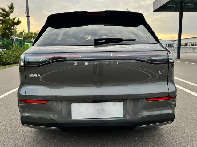 Geely Galaxy E5 — Фото автомобиля 23