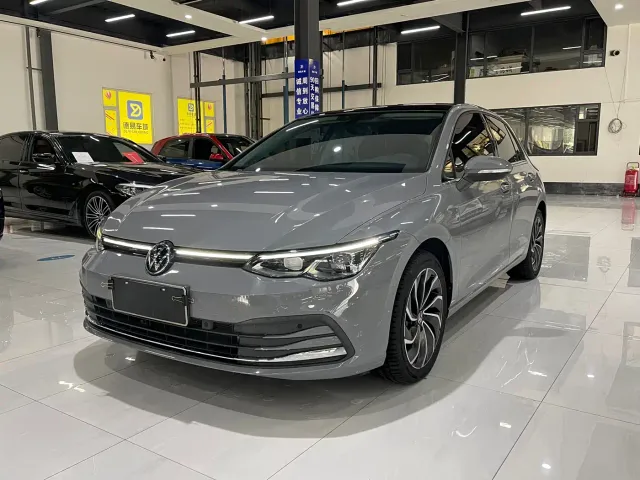 Фотография автомобиля — Volkswagen Golf
