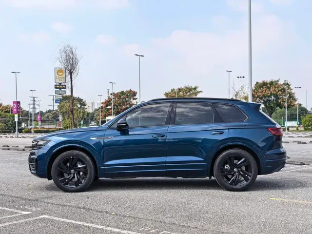 Volkswagen Touareg — Фото автомобиля 4