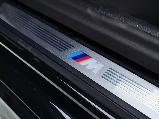 BMW 5 Series — Фото автомобиля 16