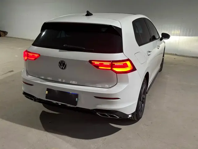 Volkswagen Golf — Фото автомобиля 6