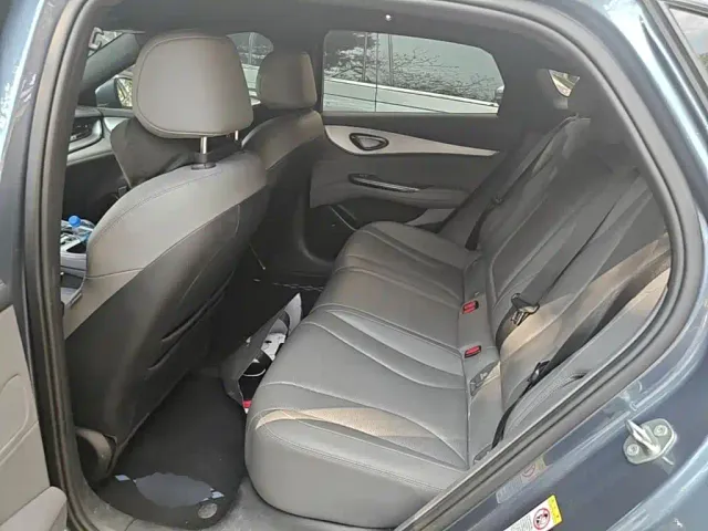 BYD Seal 07 DM-i — Фото автомобиля 16