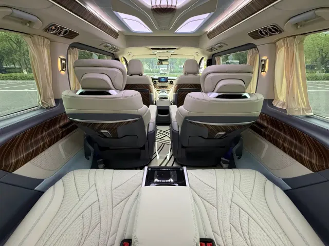 Mercedes-Benz V-Class — Фото автомобиля 16