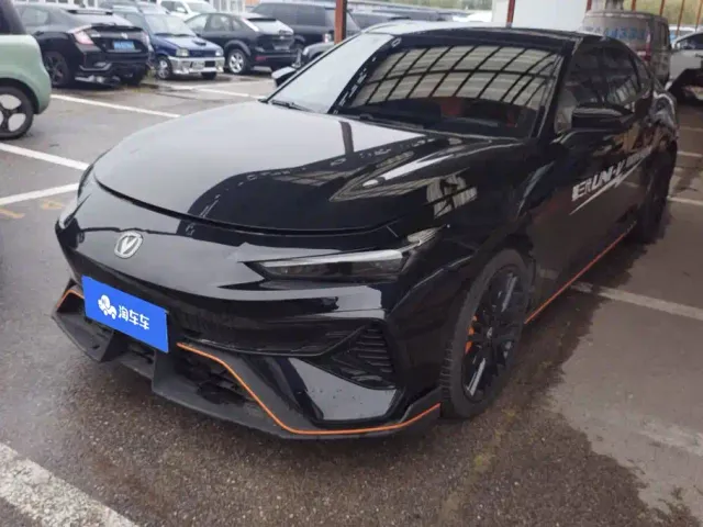 Фотография автомобиля — Changan UNI-V
