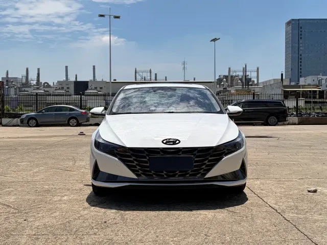 Hyundai Elantra — Фото автомобиля 2