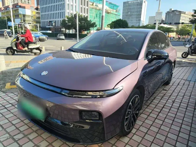 Фотография автомобиля — Leapmotor B01