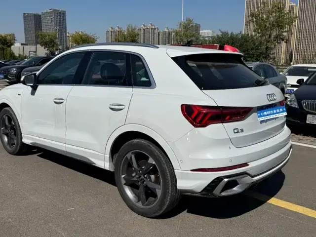 Audi Q3 — Фото автомобиля 4