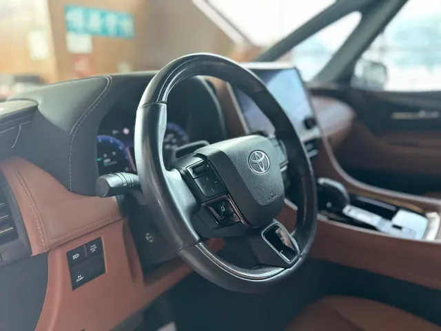Toyota Alphard — Фото автомобиля 7