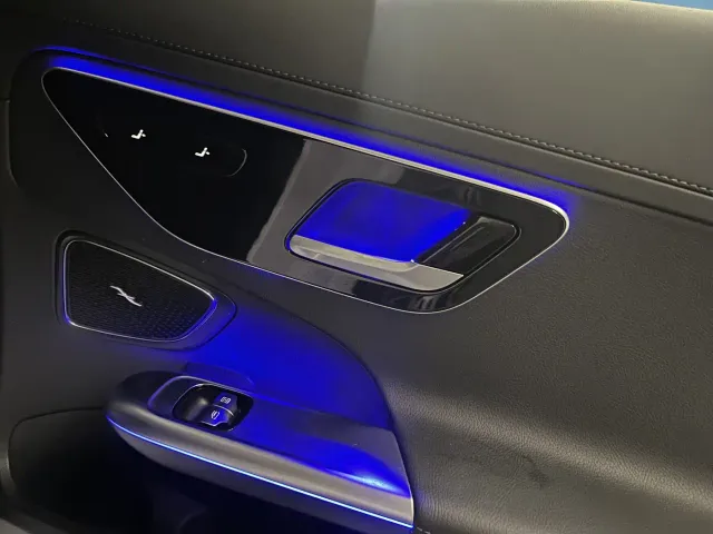 Mercedes-Benz C-Class — Фото автомобиля 12