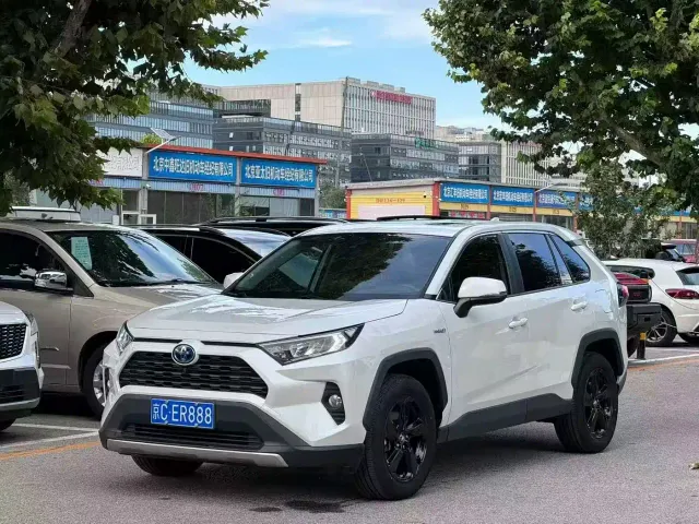 Фотография автомобиля — Toyota RAV4