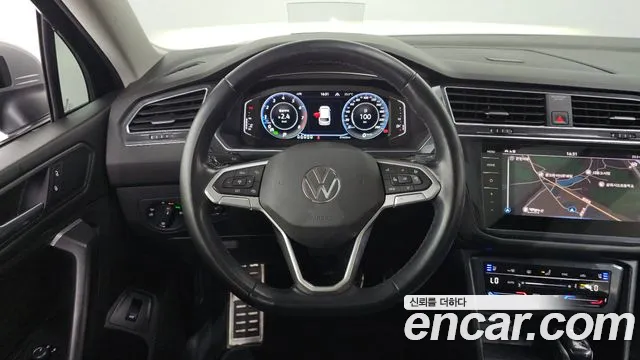 Volkswagen Tiguan — Фото автомобиля 12