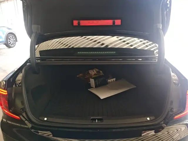 Volvo S90 — Фото автомобиля 18