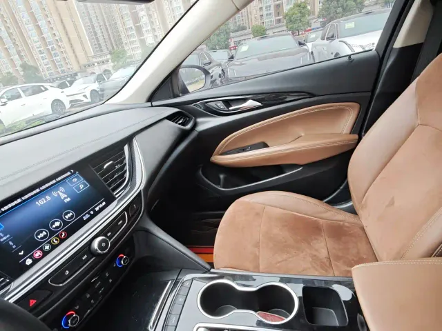 Buick Regal — Фото автомобиля 8