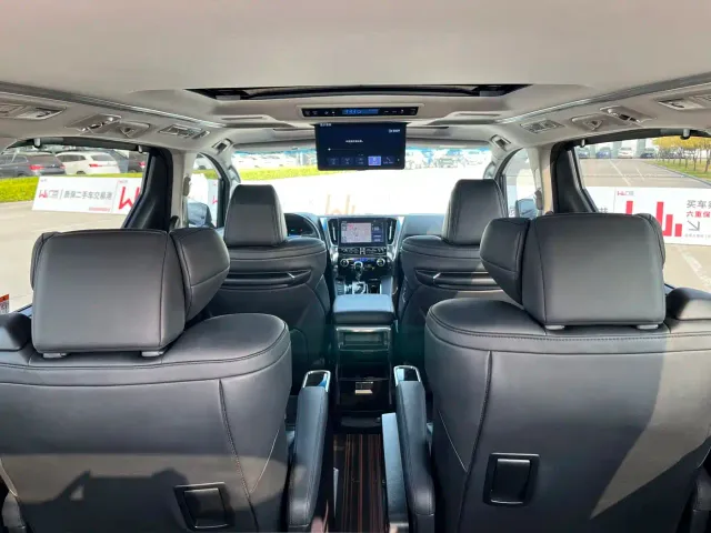 Toyota Vellfire — Фото автомобиля 24