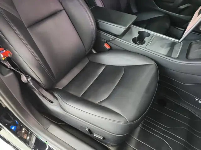 Tesla Model 3 — Фото автомобиля 24