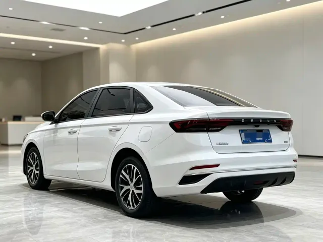 Geely Emgrand — Фото автомобиля 7