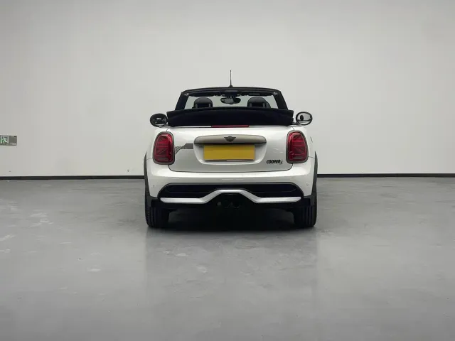 MINI MINI 2023 2.0T COOPER S King's Cross Special Edition — Фото автомобиля 6