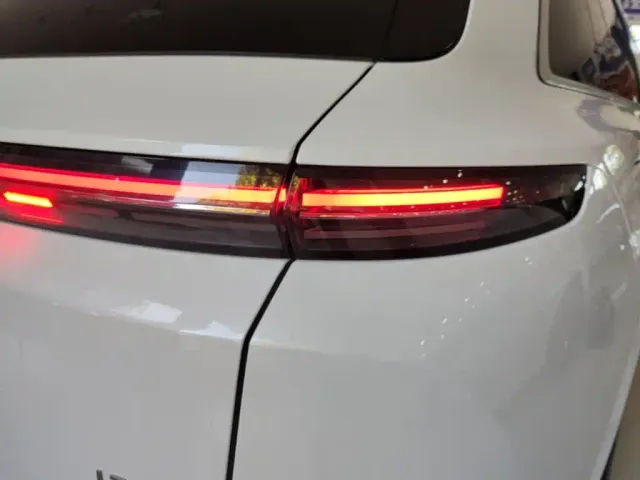 Li Auto L7 — Фото автомобиля 7