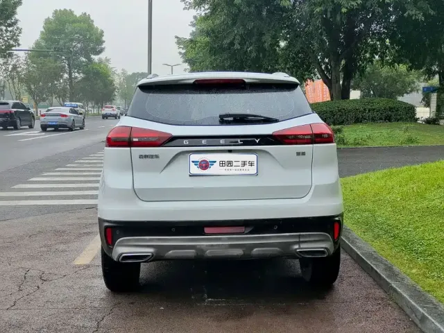 Geely Boyue — Фото автомобиля 5