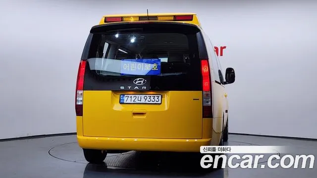 Hyundai Staria Staria 4WD Школьный автобус — Фото автомобиля 4
