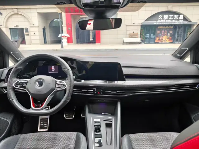 Volkswagen Golf GTI — Фото автомобиля 4