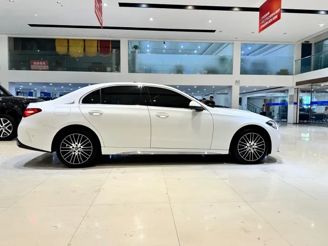 Mercedes-Benz C-Class — Фото автомобиля 4