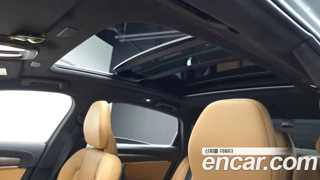 Volvo S90 — Фото автомобиля 24