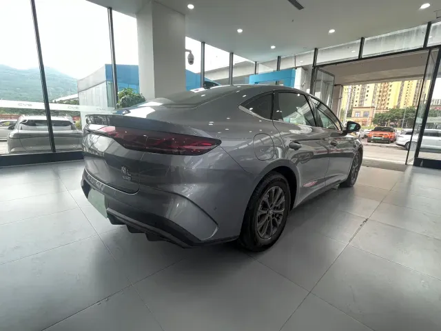 BYD Qin L — Фото автомобиля 15